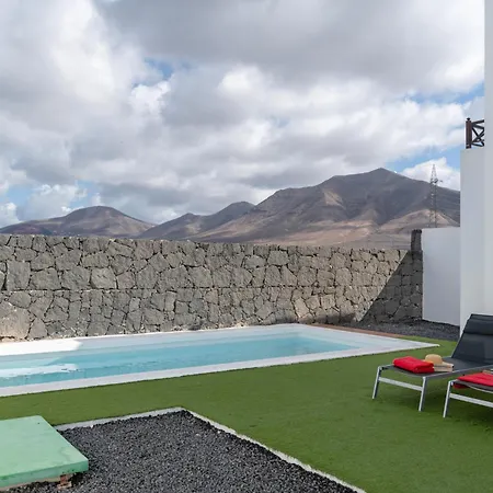فيلة Luxury Lanzarote بلايا بلانكا